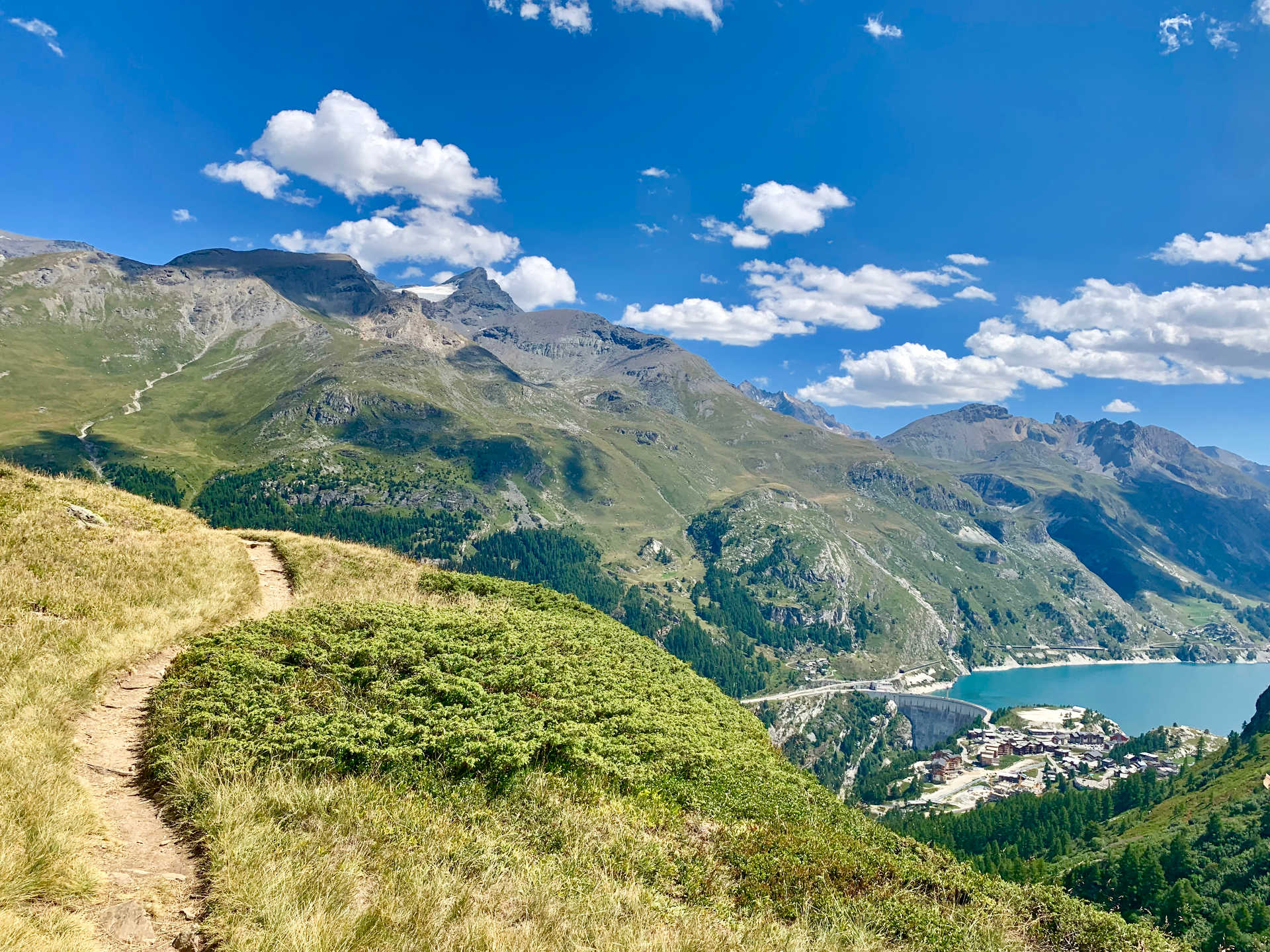 alpapart-vue-montagne-lac-ete