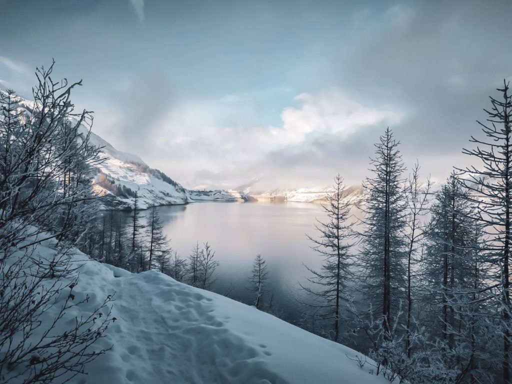 appart-hotel-a-tignes-vue-lac