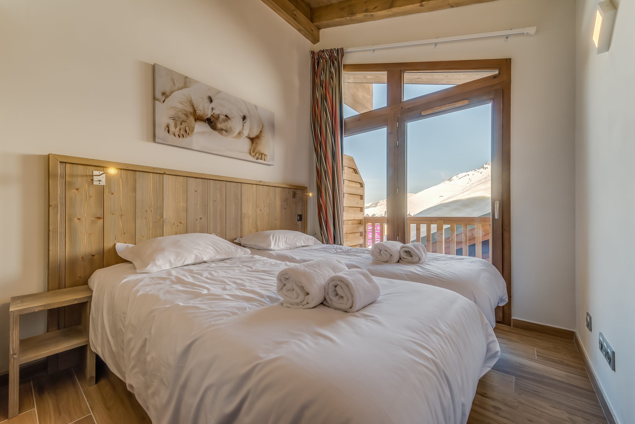 6-person duplex room