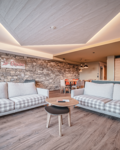 App12pax-living room 2