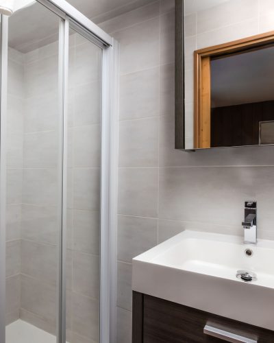 App30-31-bathroom2