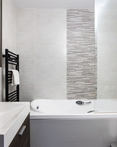 App10-bathroom1