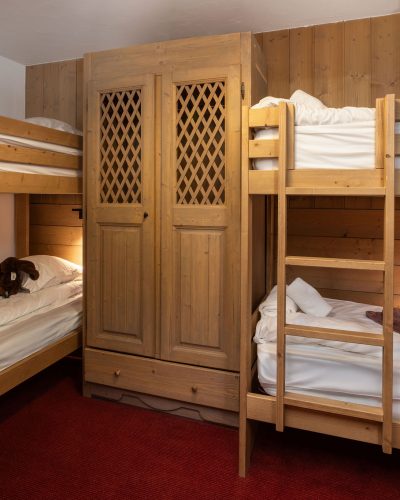 App10-Dorm Room