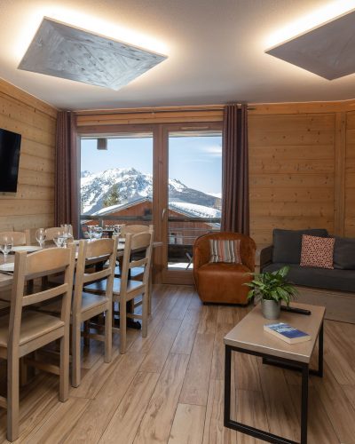 App8/10-person stay