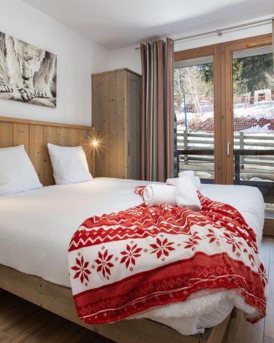 Room for 4–5 people