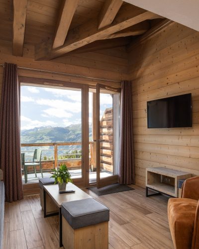 App4/6pax-living room-rocnoir