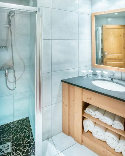 App06-bathroom