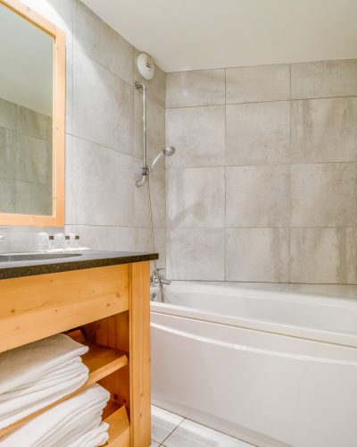 App03-bathroom